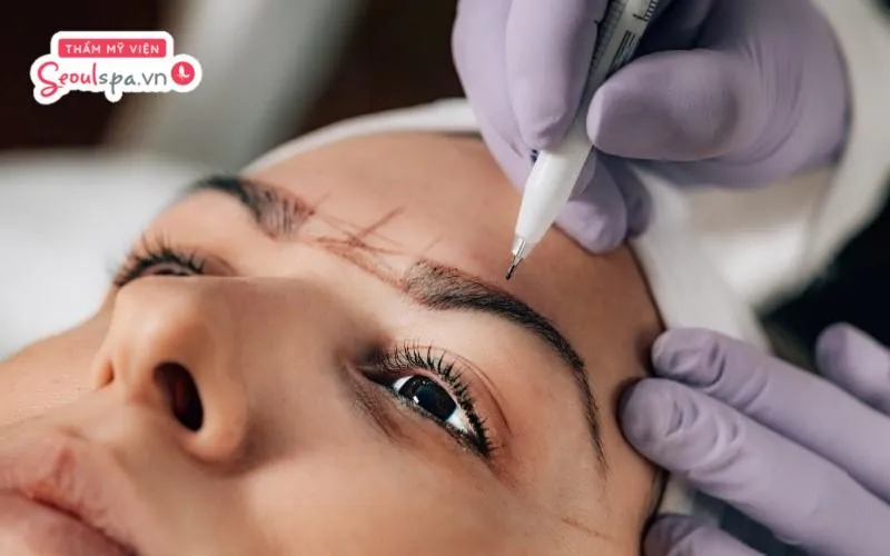 Mẹ bầu có thể thực hiện phun lại chân mày sau khoảng 3 - 6 tháng khi cơ thể đã dần hồi phục và ổn định hoàn toàn