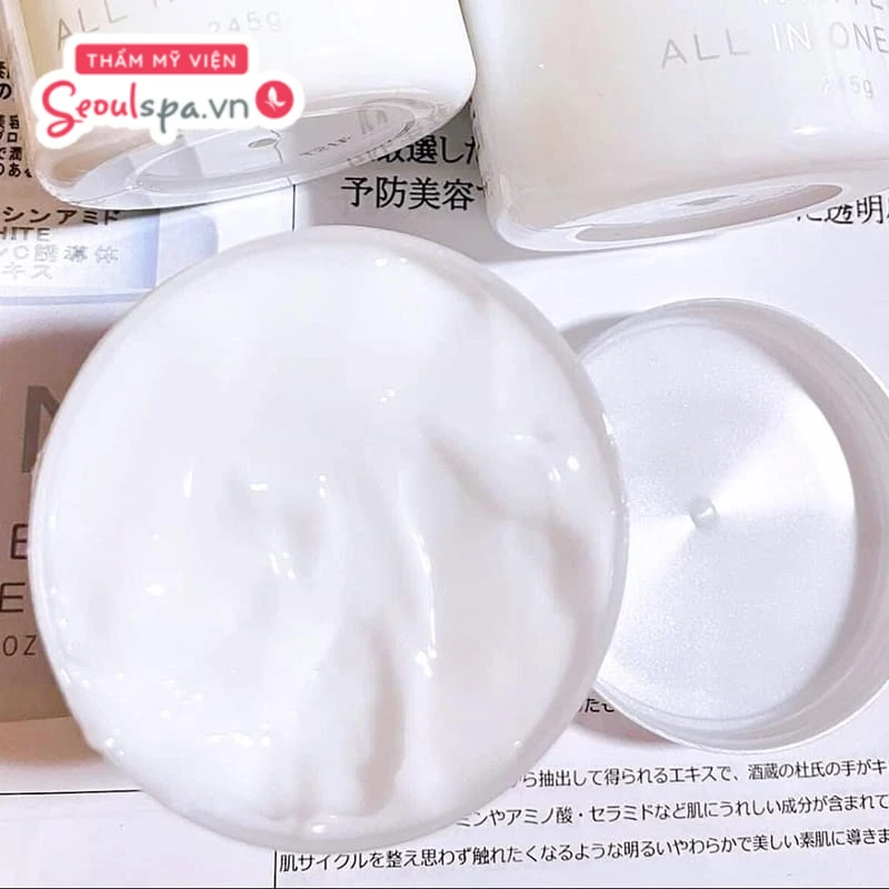 Tẩy tế bào chết kết hợp gel dưỡng trắng là cách giúp loại bỏ tế bào chết và giảm sần sùi da hiệu quả