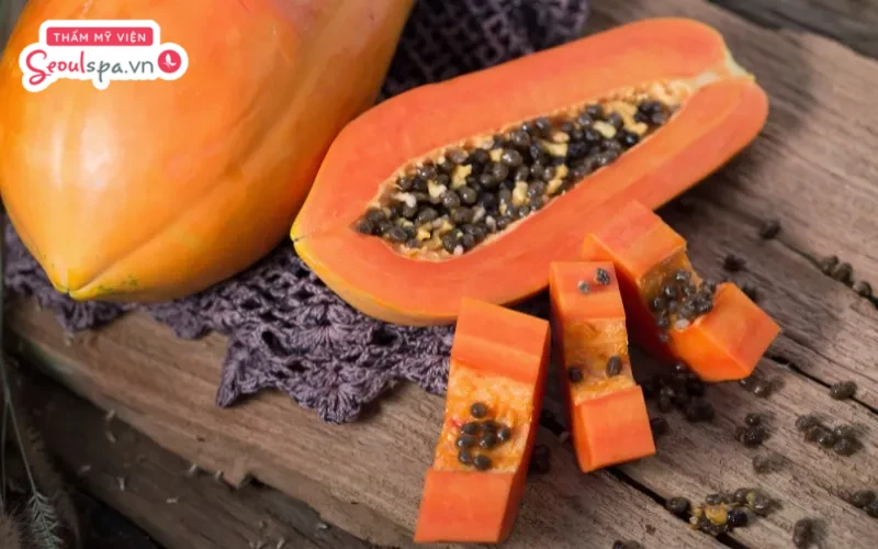 Sử dụng đu đủ chín massage đúng cách là mẹo giúp lông dần suy yếu và dễ dàng rụng khỏi bề mặt da