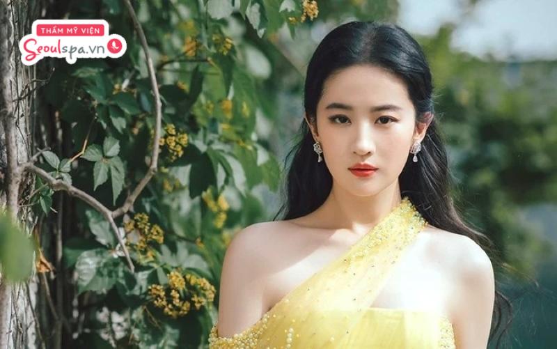 Nữ giới sở hữu dáng mày phượng được cho là có vẻ ngoài sắc sảo và gặp nhiều may mắn trong cuộc sống