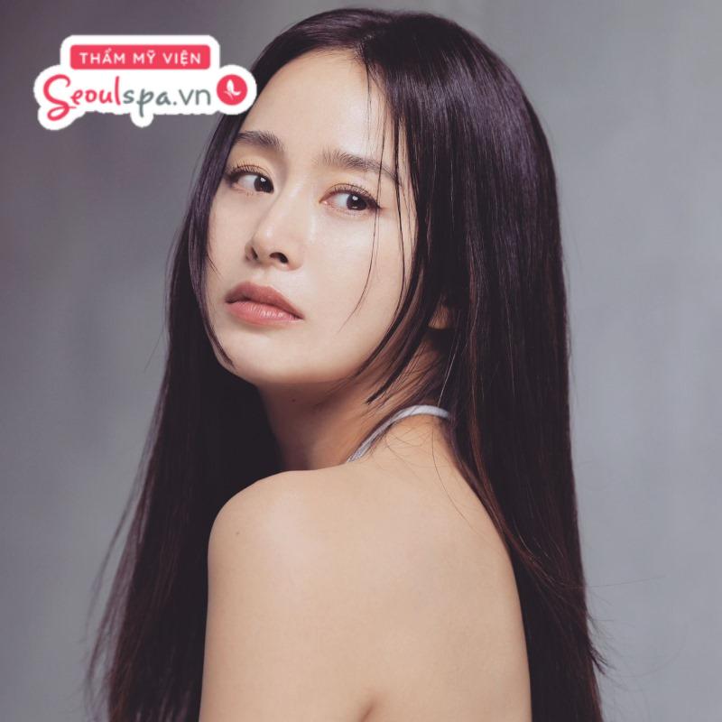 Mắt phượng hoàng về đêm thường có phần đuôi mắt hơi chếch nhẹ lên trên với đường cong mềm mại 