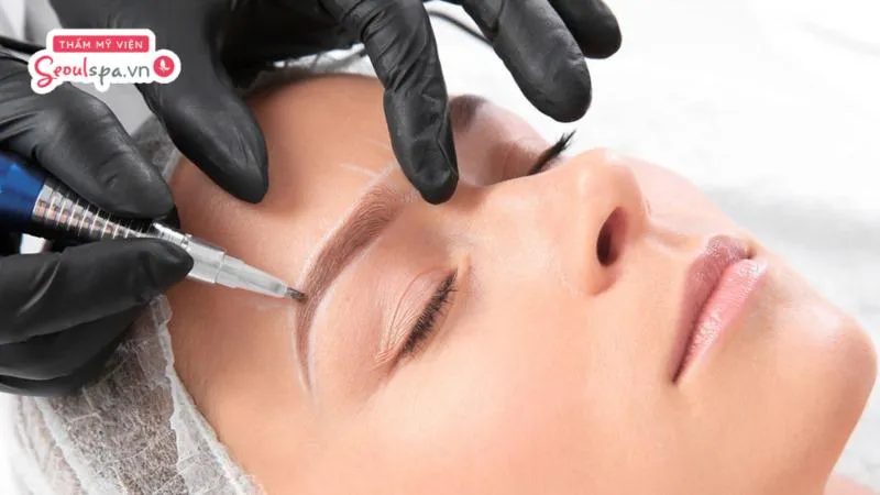 Nên phun mày tán bột hay điêu khắc chân mày thì tốt còn tùy thuộc vào cơ địa, loại da và dáng mày mà mỗi người mong muốn 