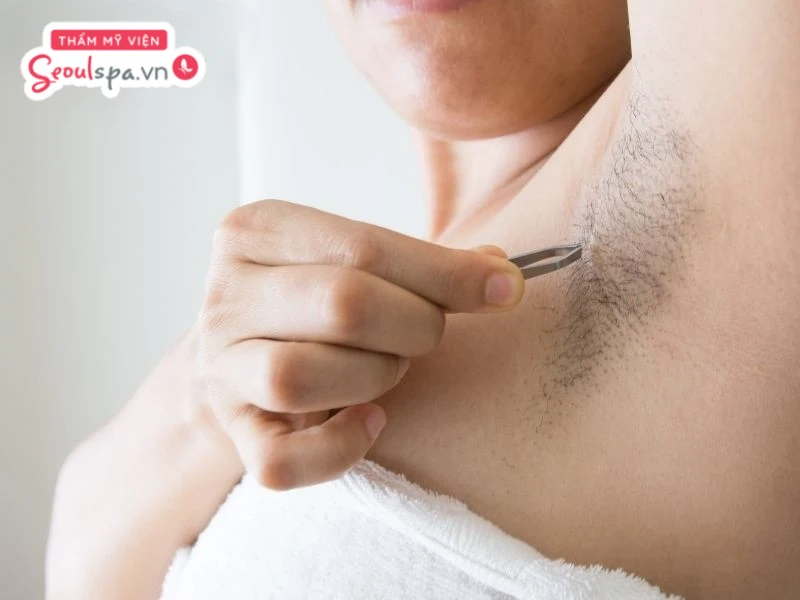 Sau 4 - 8 tháng sau sinh, mẹ bầu có thể bắt đầu thực hiện nhổ lông nách khi da đã dần ổn định  