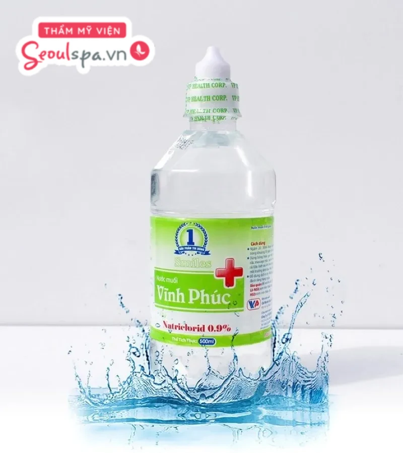 Sử dụng nước muối sinh lý vệ sinh vùng kín đúng cách là cách làm sạch da và kháng khuẩn vùng kín hiệu quả