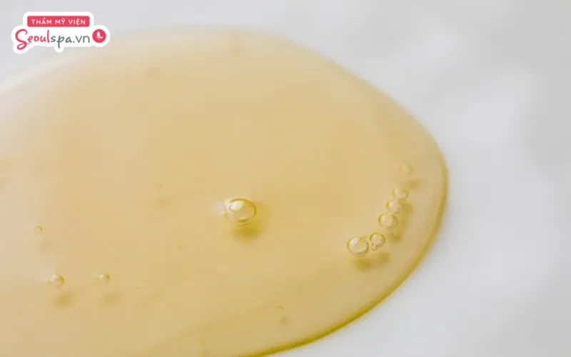 Sử dụng mỡ trăn đúng cách không chỉ giúp nang lông suy yếu mà còn gia tăng hiệu quả cấp ẩm và làm mềm da