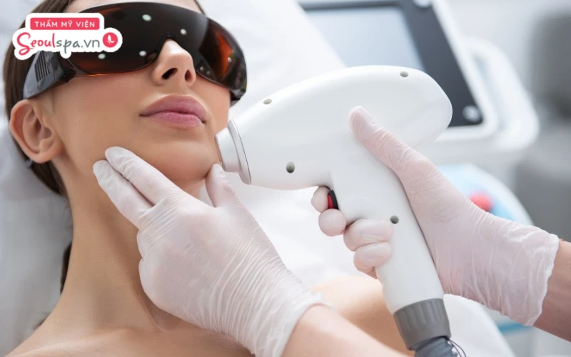 Thực hiện triệt lông mặt vĩnh viễn công nghệ cao giúp giảm thiểu tối đa nguy cơ lông mọc ngược và kích ứng