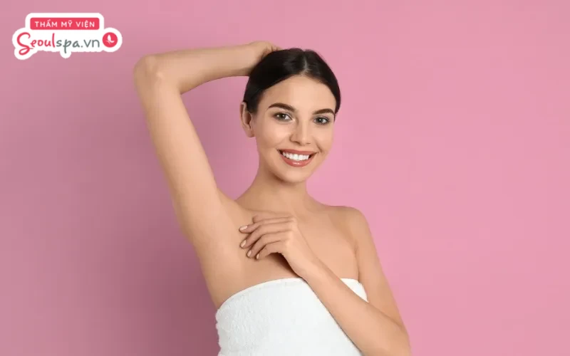 Thực hiện chăm sóc vùng da dưới cánh tay đúng cách là mẹo ngăn ngừa triệt lông nách bị thâm
