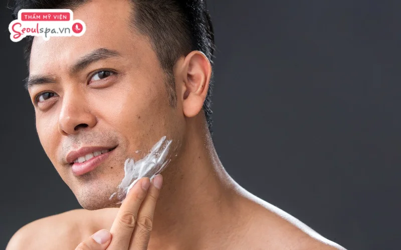 Không sử dụng hoặc thoa quá ít kem cạo có thể khiến da dao cạo khó lướt hơn trên bề mặt da và gia tăng nguy cơ trầy xước