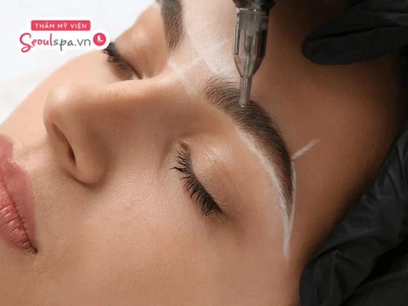 Phun xăm chân mày là kỹ thuật thẩm mỹ hiện đại giúp tạo dáng mày xếch ổn định lâu dài theo thời gian