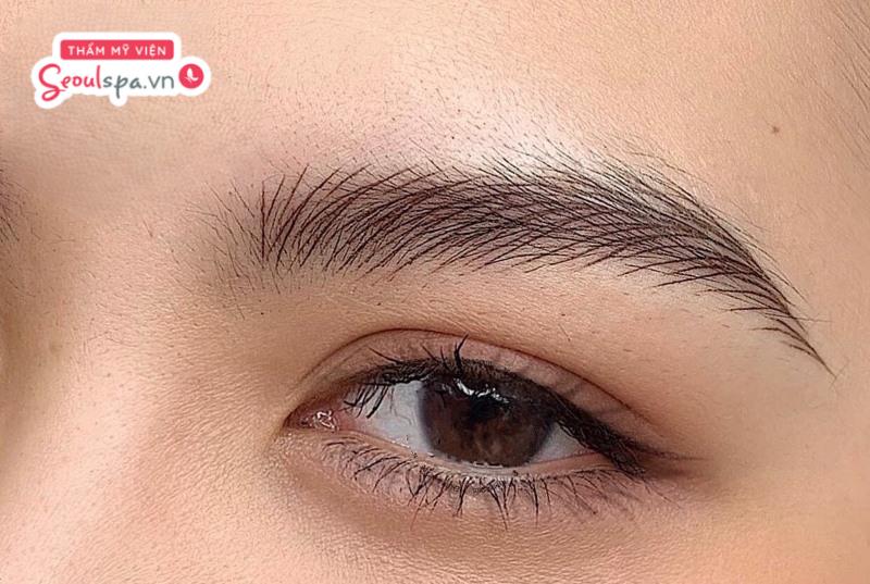 Chân mày sẽ dần ổn định về cả màu sắc và cấu trúc sợi lông mày sau điêu khắc kể từ 3 - 4 tuần sau thực hiện