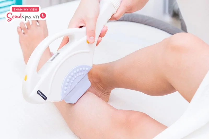 Quy trình triệt lông chân được thực hiện đúng cách giúp giảm thiểu rủi ro tổn thương trên bề mặt da hiệu quả