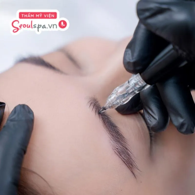 Lựa chọn địa chỉ phun xăm uy tín với đội ngũ chuyên viên có trình độ chuyên môn cao là lưu ý quan trọng để chân mày nhanh phục hồi