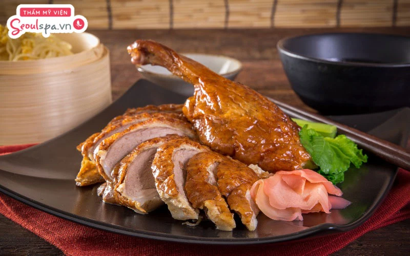 Thịt gà hoặc thịt vịt là hai loại thực phẩm dễ tiềm ẩn nguy cơ ngứa ngáy và kéo dài thời gian vết thương hở phục hồi