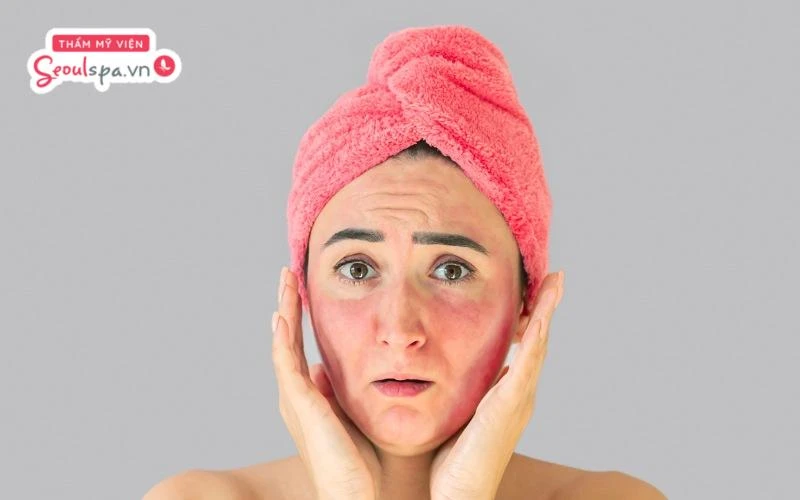 Người đang mắc các vấn đề liên quan da liễu không nên làm chân mày vì dễ gia tăng nguy cơ viêm nhiễm