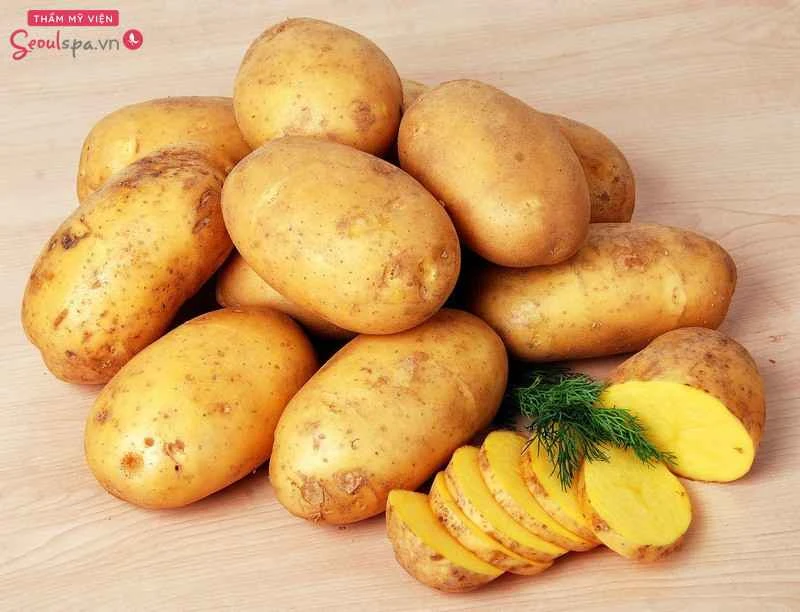 Khoai tây là nguyên liệu thường được sử dụng trong việc tẩy lông