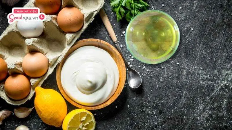 Kết hợp lòng trắng trứng và mật ong là công thức tẩy lông hỗ trợ làm mềm da và se khít lỗ chân lông