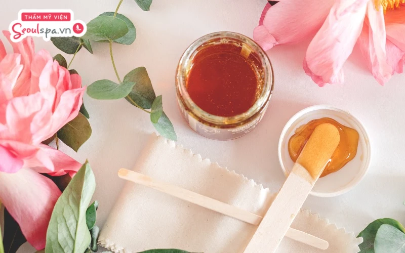 Tẩy lông nách bằng mật ong mang một số ưu và nhược điểm riêng phù hợp với đặc điểm từng loại da 