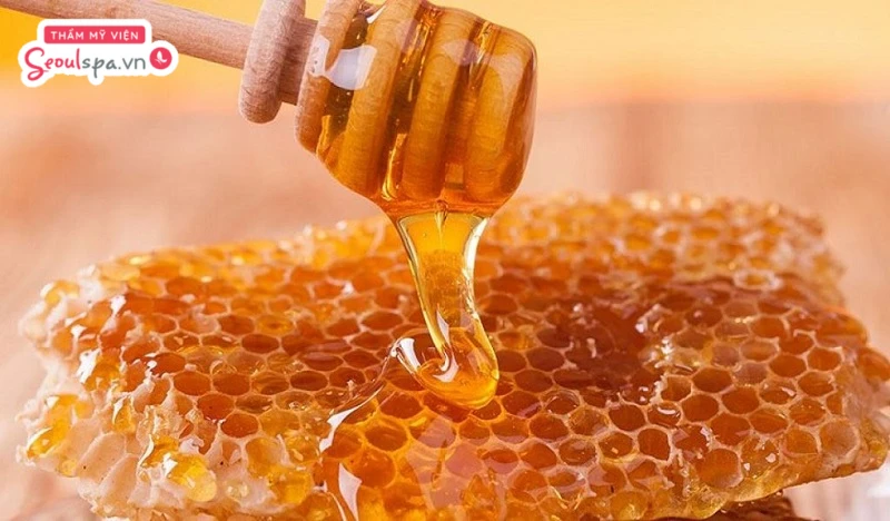 Sáp ong có tác dụng dưỡng ẩm, làm mềm mịn da khi tẩy lông