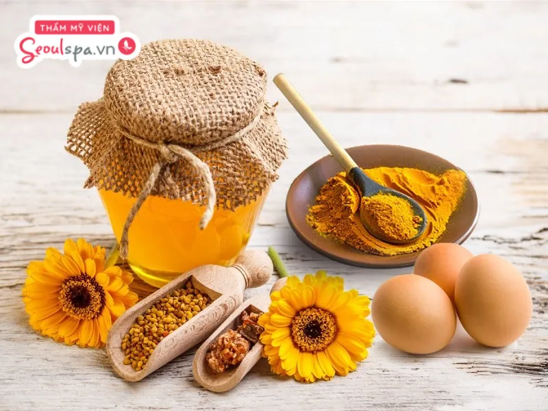 Cách tẩy lông nách bằng trứng gà với bột nghệ