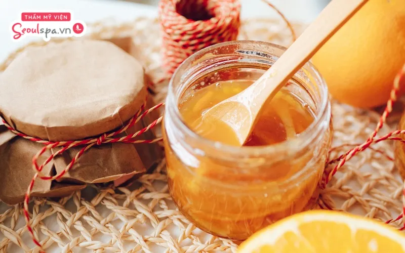 Sử dụng cách tẩy lông cho mẹ bầu bằng hỗn hợp wax mật ong, chanh và đường là cách loại bỏ lông vùng kín an toàn