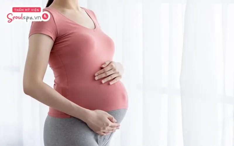 Triệt lông bikini có thể tiềm ẩn rủi ro ảnh hưởng thai nhi nếu lựa chọn phương pháp không phù hợp