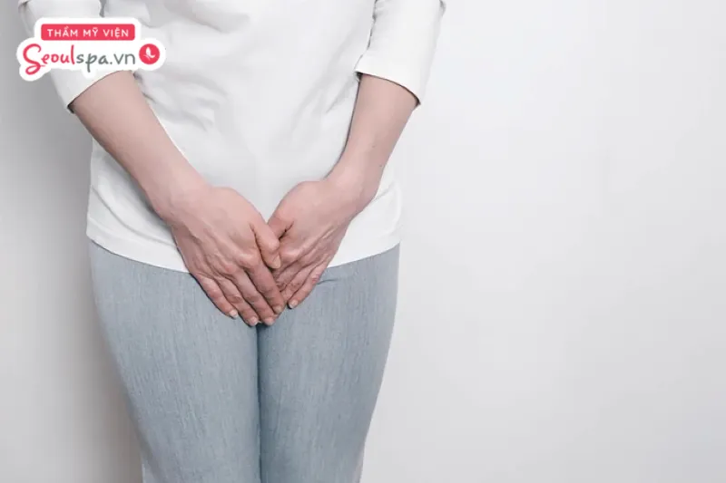 Vùng kín có thể tiềm ẩn nguy cơ trầy xước, kích ứng và gia tăng nguy cơ viêm nang lông nếu thao tác thực hiện sai cách