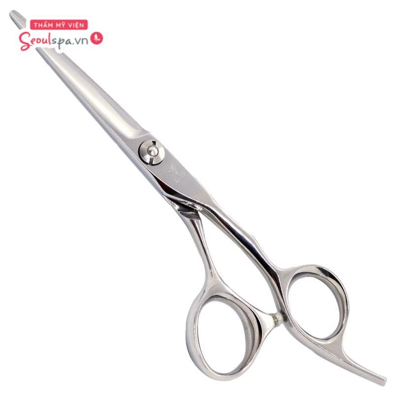 Cẩn thận khi dùng kéo cắt lông hậu môn