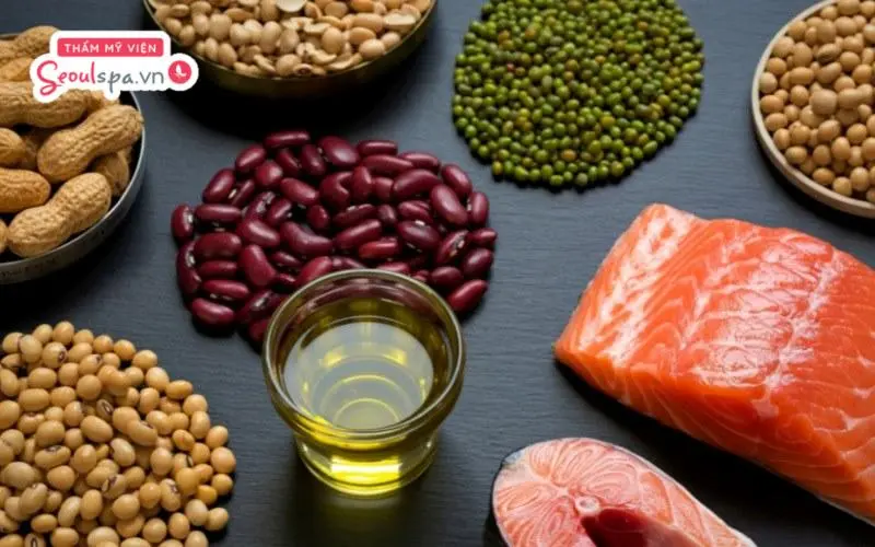 Tăng cường nhóm thực phẩm giàu protein, omega 3 như cá hồi, thịt nạc và các loại đậu sẽ giúp đẩy nhanh quá trình hồi phục chân mày