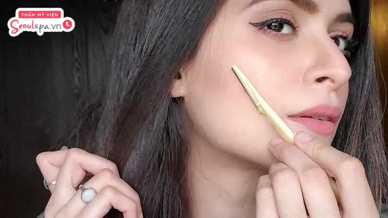 Cạo lông da mặt thường xuyên làm da đẹp và căng bóng hơn 