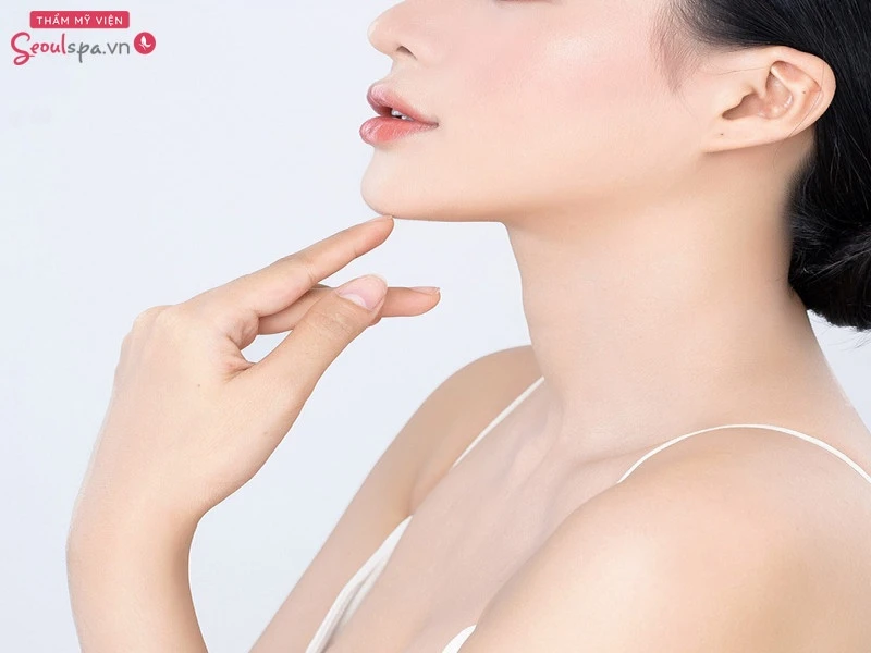 Sợi lông dài màu trắng ở vị trí cằm cho thấy bạn là người có chí cầu tiến, linh hoạt trong cuộc sống