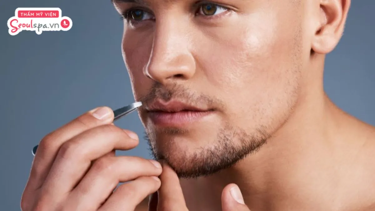 Nhổ râu đúng cách sẽ giúp lấy tận gốc râu, tránh tổn thương da, gây hại cho da và ngăn lông mọc ngược
