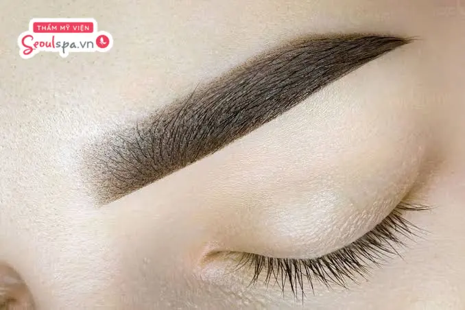 Phun mày tán bột sẽ bong vảy từ 3-5 ngày