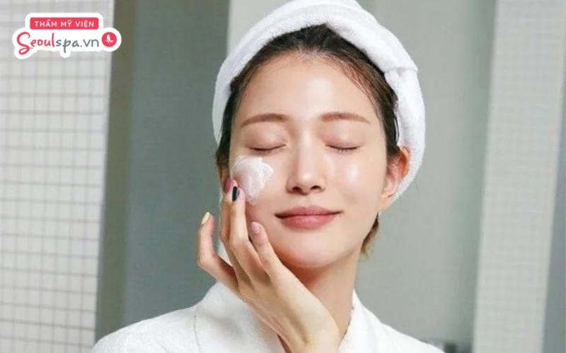 Sau khi tẩy lông, bạn nên sử dụng kem chống nắng nhằm bảo vệ làn da khỏi tác động của tia UV 
