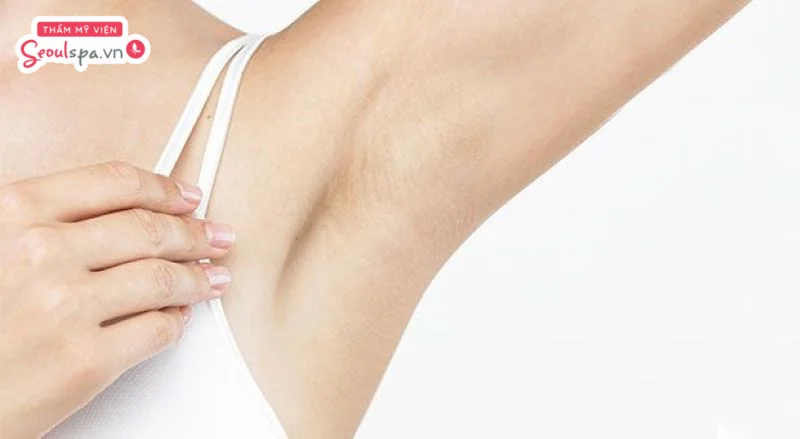 Loại bỏ lông nách có thể giúp vùng da dưới cánh tay trắng hơn