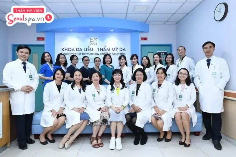Đội ngũ bác sĩ và chuyên gia với hơn 10 năm kinh nghiệm sẽ giúp khách hàng an tâm khi triệt lông tại bệnh viện da liễu