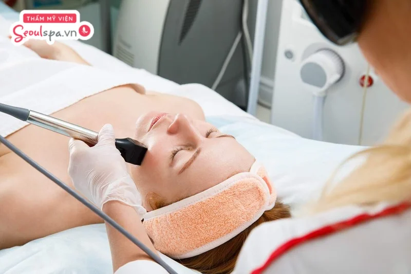 Seoul Spa ứng dụng công nghệ CO2 Fractional hiện đại đang được ứng dụng trong xóa nốt ruồi.