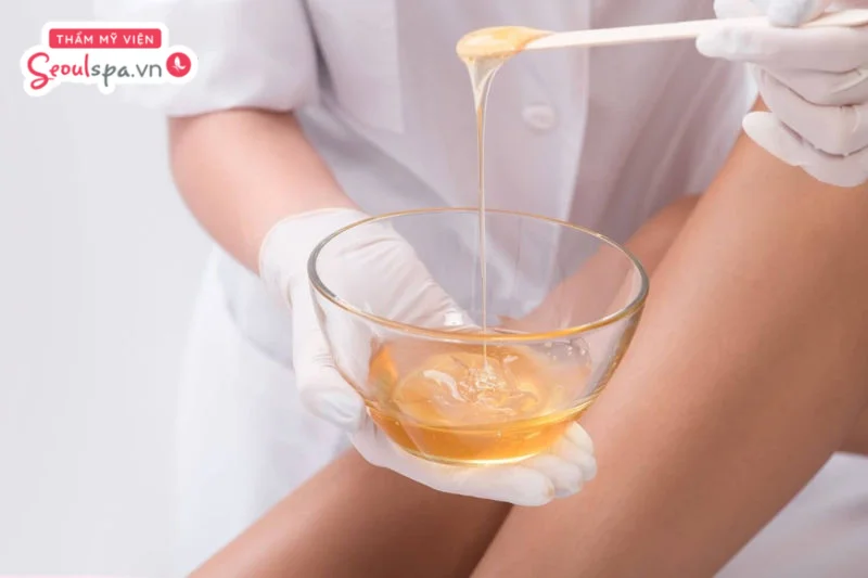 Thực hiện wax vùng kín khi độ dài sợi lông từ 6mm - 7mm