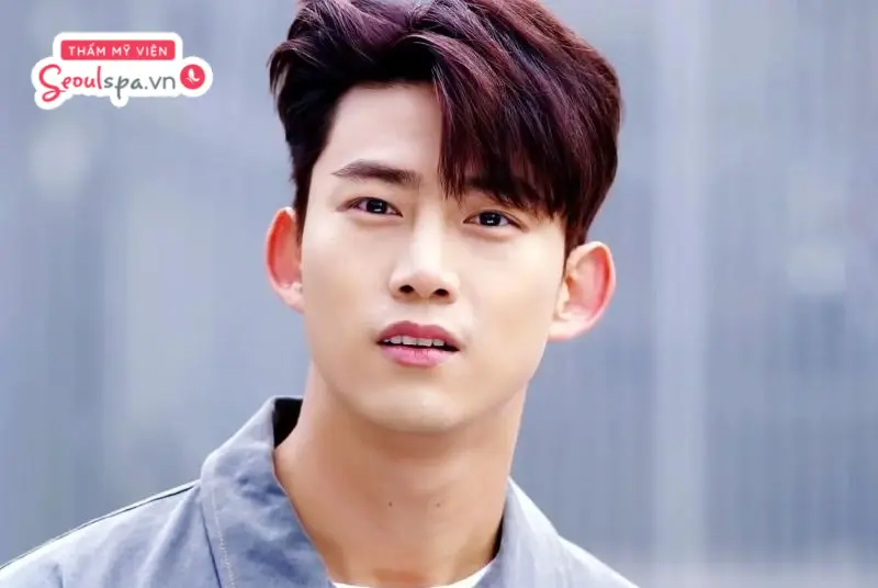 Hàng lông mày đậm và thẳng hàng là tiêu chuẩn của sự nam tính