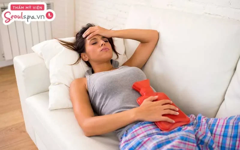 Chuyên gia không khuyến khích khách hàng thực hiện triệt lông bụng khi đang tới chu kỳ đèn đỏ