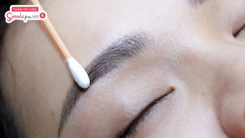 Triệt lông mày thừa giúp làm sạch lông chân mày