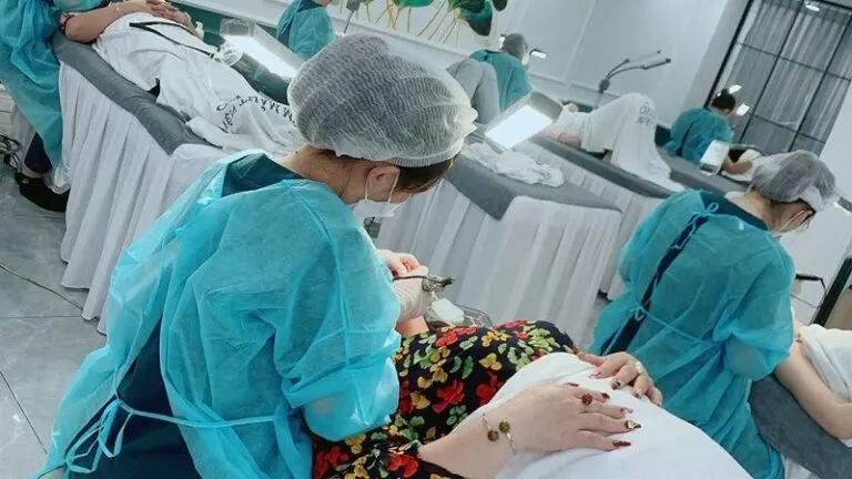 Viện thẩm mỹ Chivee có đội ngũ kỹ thuật viên giàu kinh nghiệm chuyên môn