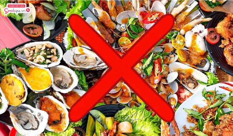 Sau khi phun mí, bạn nên hạn chế ăn các loại hải sản hay các thực phẩm dễ gây kích ứng để hỗ trợ quá trình hồi phục.