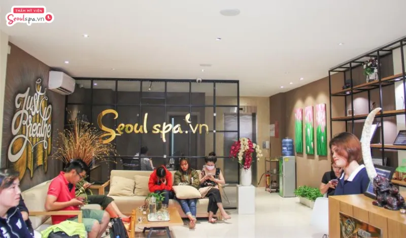 SeoulSpa.vn sở hữu không gian làm đẹp sang trọng, hiện đại cùng đội ngũ bác sĩ và kỹ thuật viên phun xăm giàu kinh nghiệm, mang đến dịch vụ chuyên nghiệp và uy tín.
