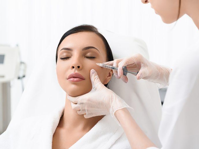 Căng da trán bằng tiêm botox