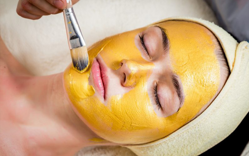 Nghệ và mật ong là bộ đôi trị thâm mụn hiệu quả