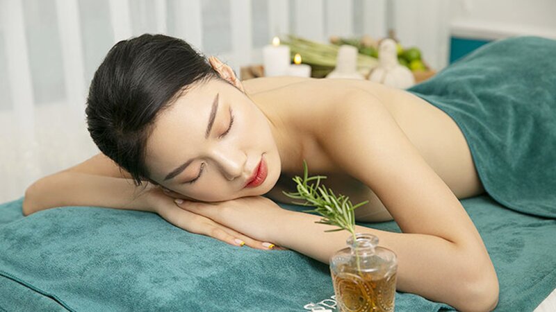 Liệu trình tắm trắng là tiêu chí đánh giá spa