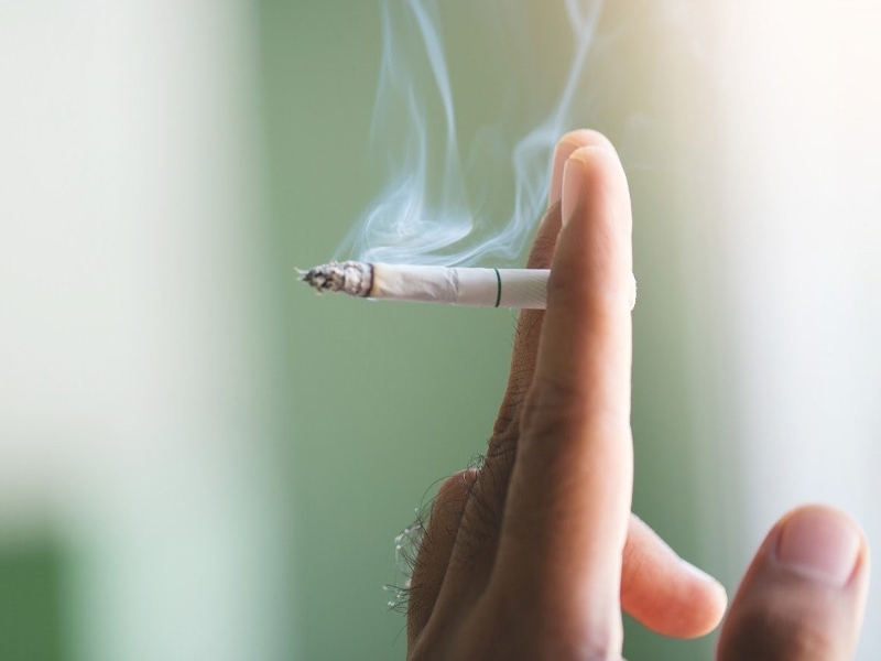 Thói quen sử dụng thuốc lá có thể thúc đẩy tốc độ lão hóa diễn ra nhanh hơn