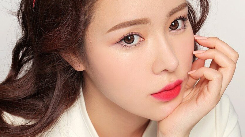 Da trắng nên chọn màu môi tone nóng