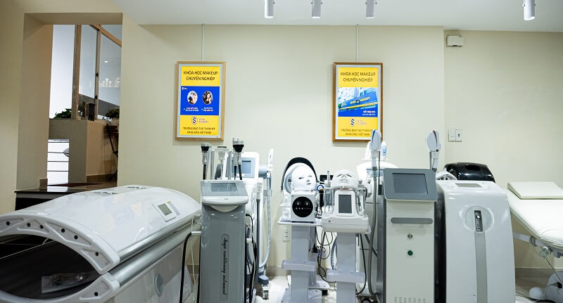 Những nơi trang bị cho học viên đầy đủ trang thiết bị công nghệ thực hành thì mức học phí sẽ có phần cao hơn một chút