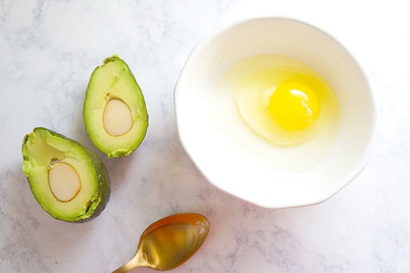 Bơ tươi trị nám hiệu quả khi kết hợp trứng gà